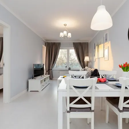 Апартаменти Apartment Przy Plazy Spacerowa By Renters